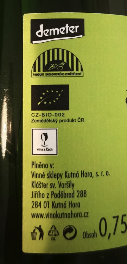 Etiketa Mladý Punk z Kačiny